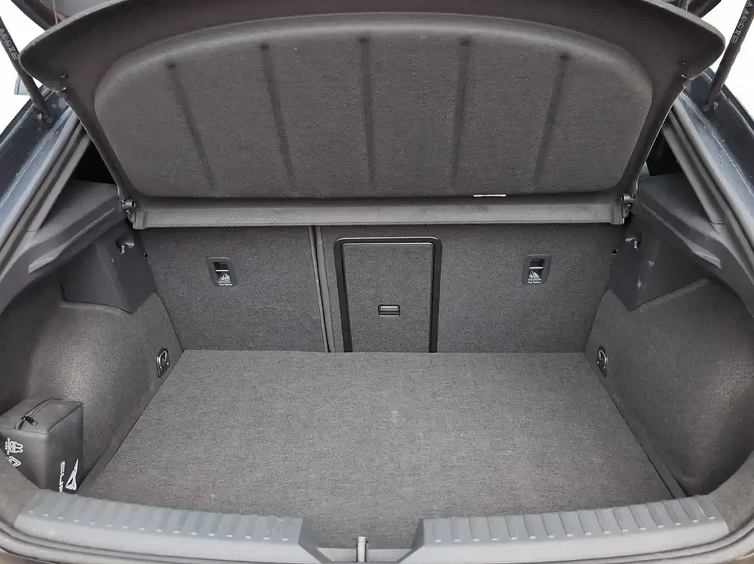 CUPRA Leon 1.4 PHEV TSI DSG DCC Matrix LED - Thumbnail 7