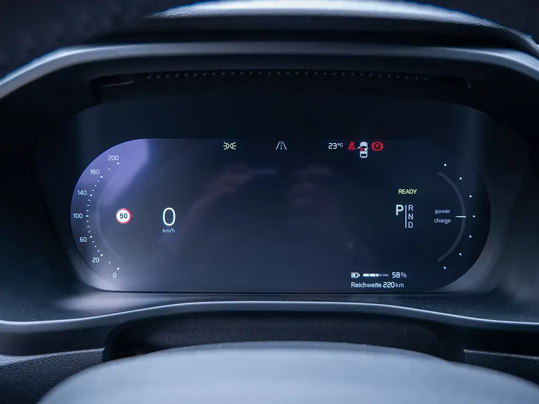 Volvo C40 Recharge Plus - Thumbnail 15