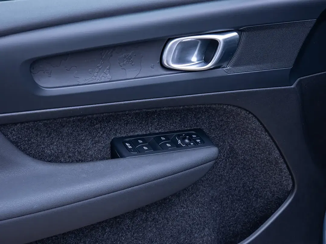 Volvo C40 Recharge Plus - foto 17