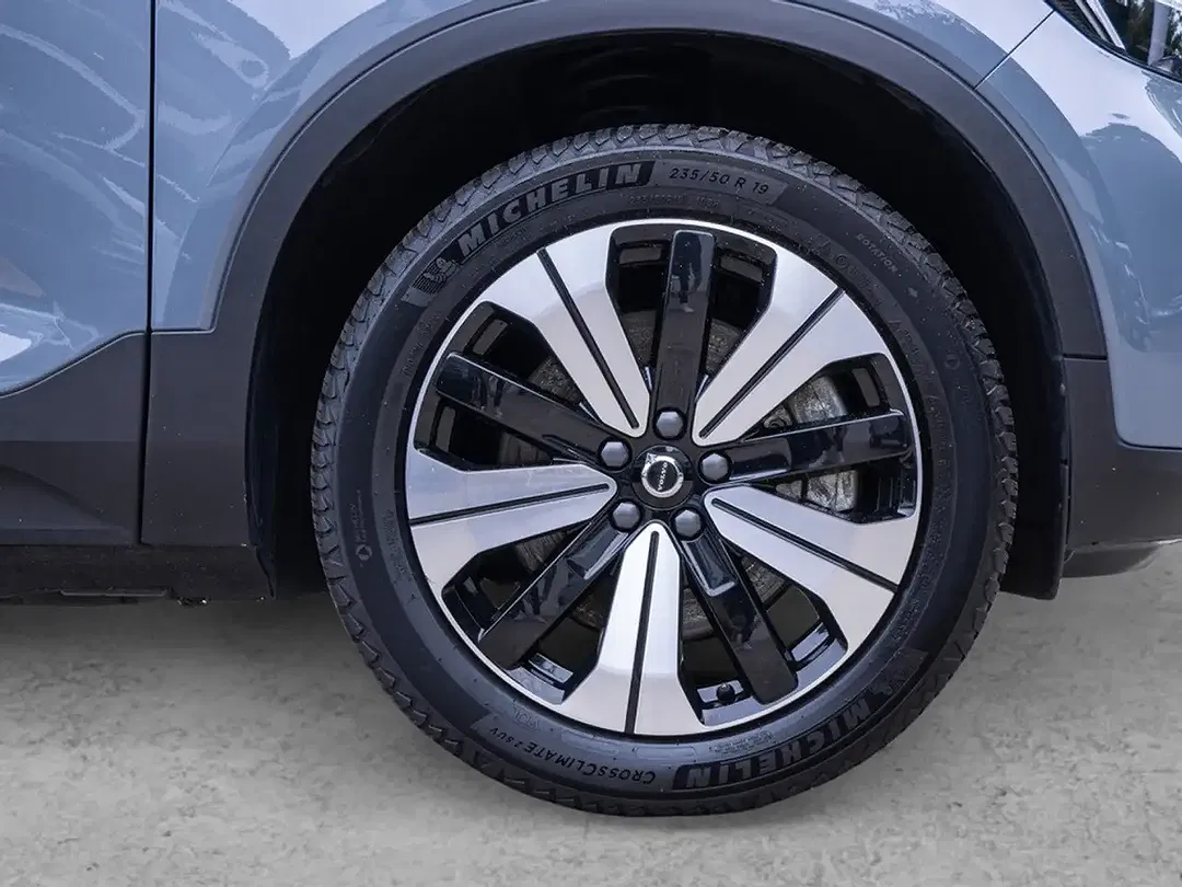 Volvo C40 Recharge Plus - Thumbnail 4