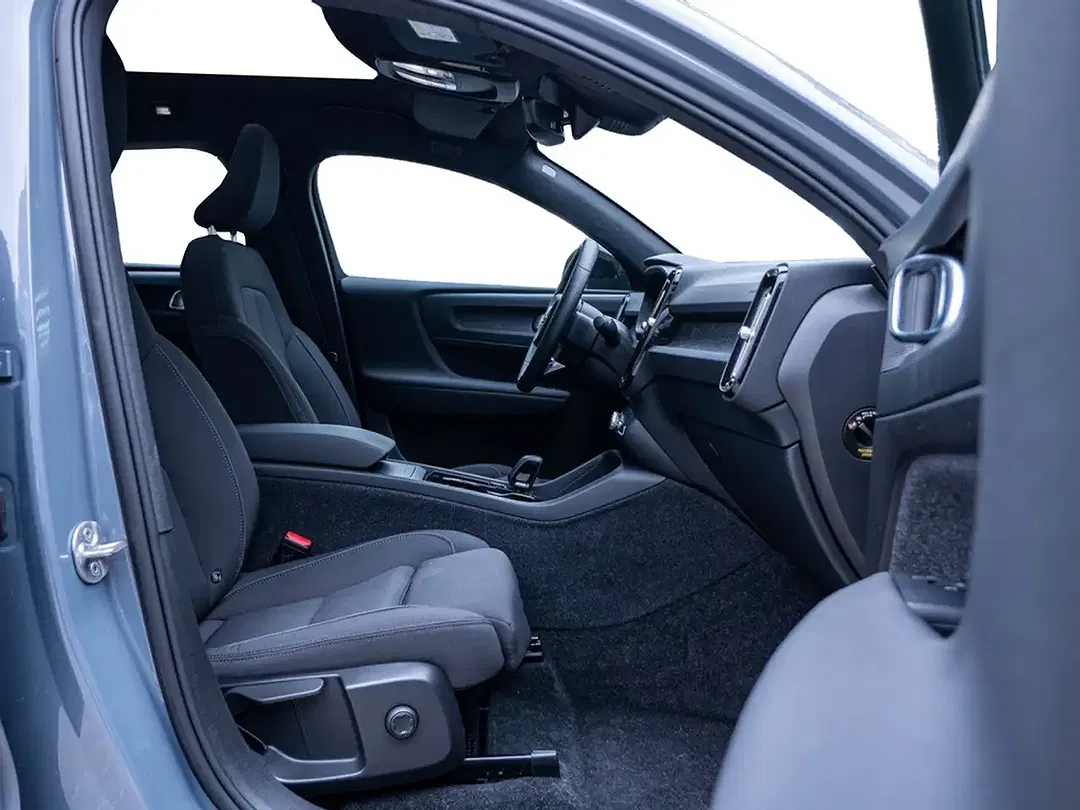 Volvo C40 Recharge Plus - Thumbnail 5