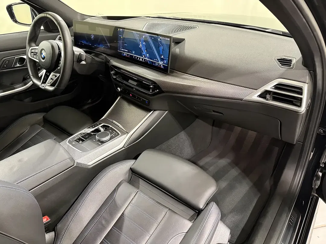 BMW 330 xDrive M Pro - Thumbnail 10