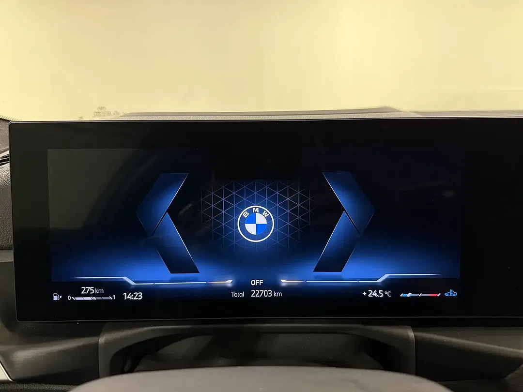 BMW 330 xDrive M Pro - Thumbnail 12