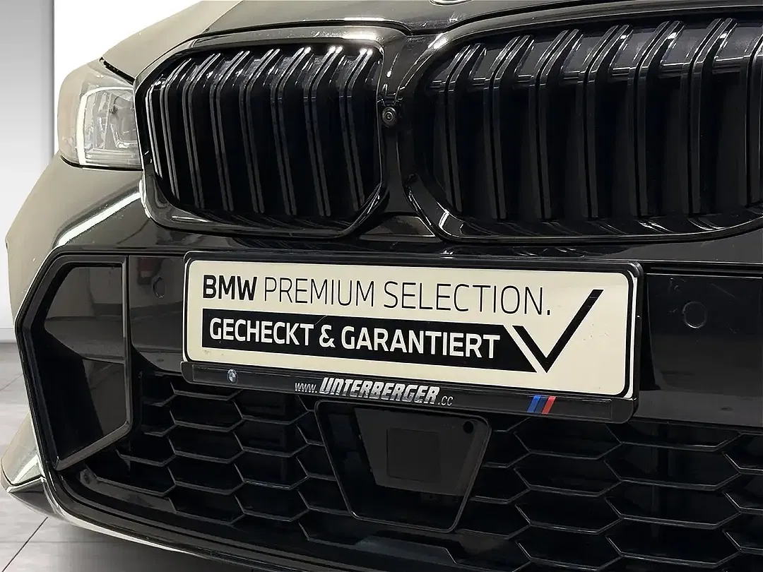 BMW 330 xDrive M Pro - Thumbnail 6
