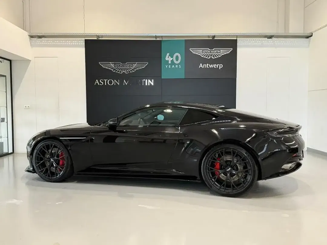 Aston Martin DB12 Coupe - foto 2