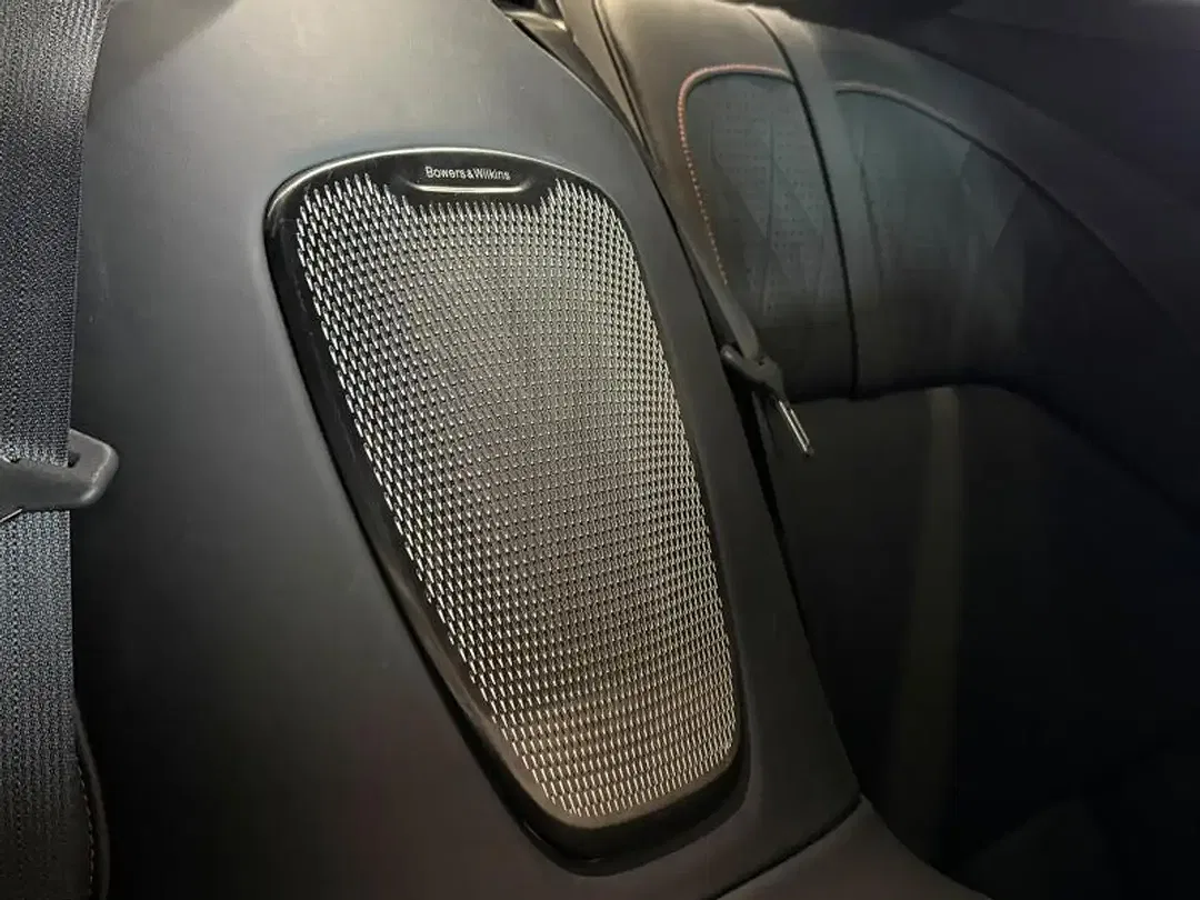 Aston Martin DB12 Coupe - Thumbnail 21