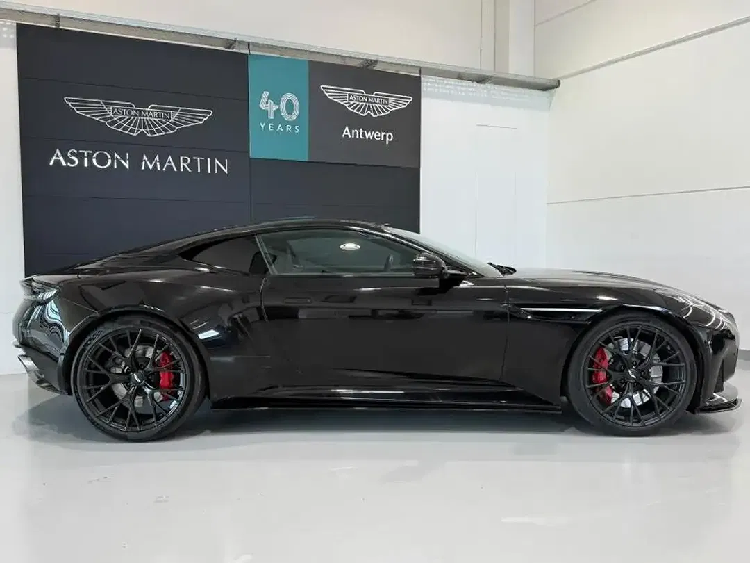 Aston Martin DB12 Coupe - Thumbnail 3