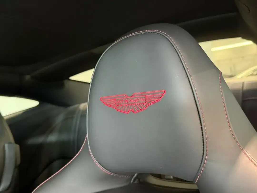 Aston Martin DB12 Coupe - Thumbnail 32