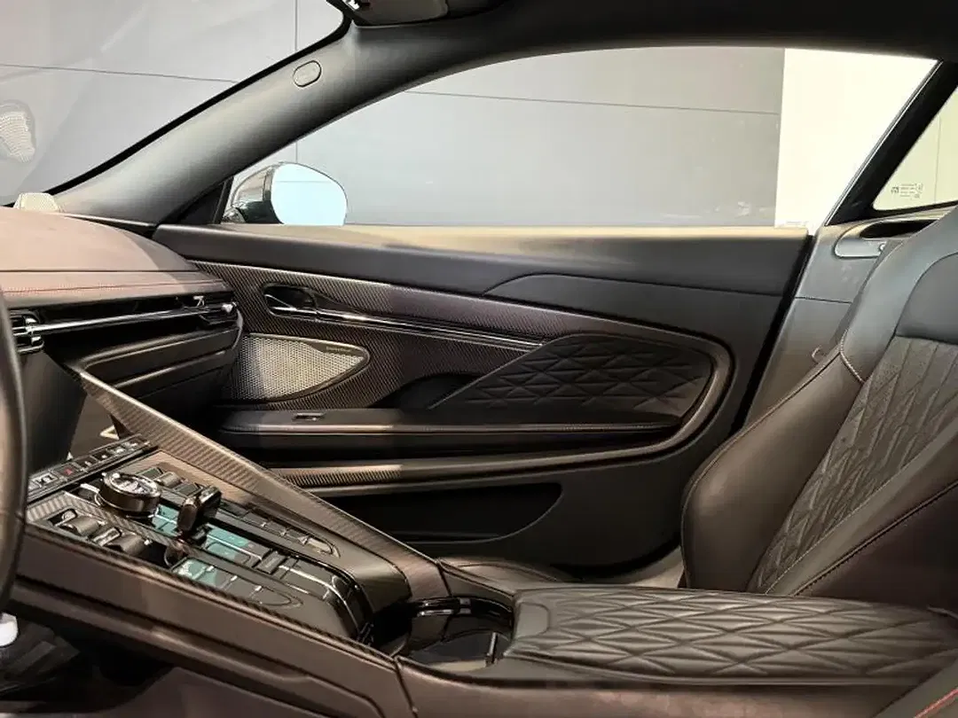 Aston Martin DB12 Coupe - Thumbnail 34