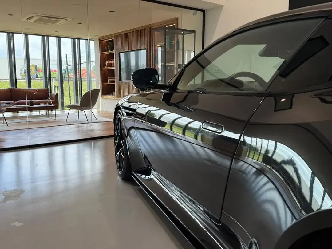 Aston Martin DB12 Coupe - Thumbnail 38