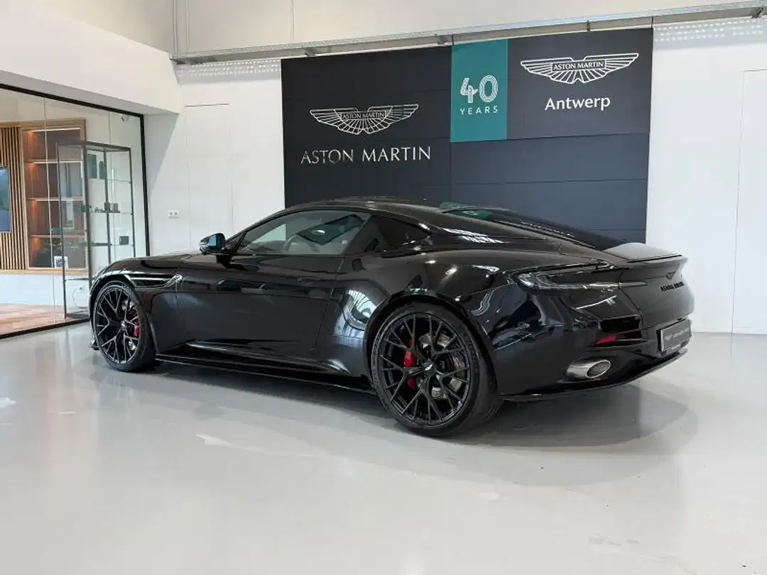 Aston Martin DB12 Coupe - Thumbnail 40