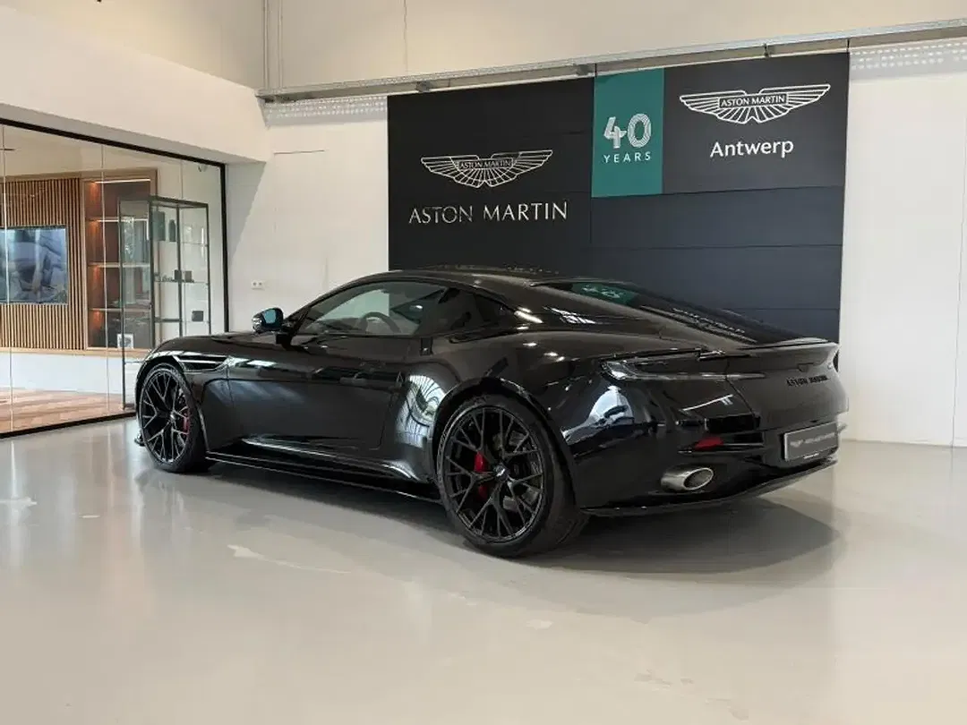 Aston Martin DB12 Coupe - foto 44