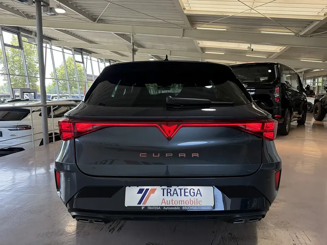 CUPRA Leon 1.5 eTSI DSG Matrix LED Sportstourer - Thumbnail 8