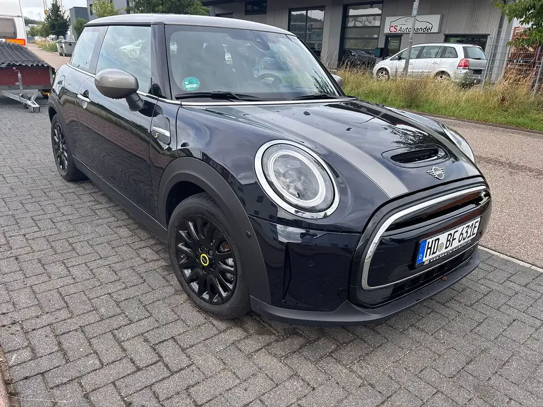 MINI Cooper SE Classic Trim - Thumbnail 1