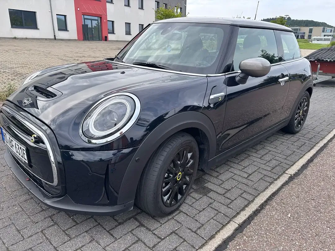 MINI Cooper SE Classic Trim - Thumbnail 3