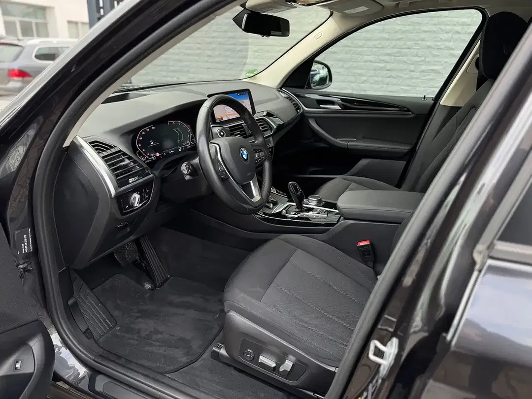 BMW X3 xDrive Advantage - Thumbnail 10