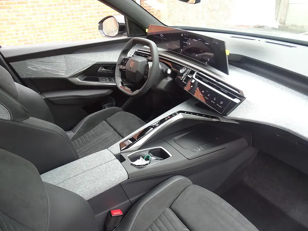 Peugeot 3008 145 e-DSC6 Hybrid GT - Thumbnail 10