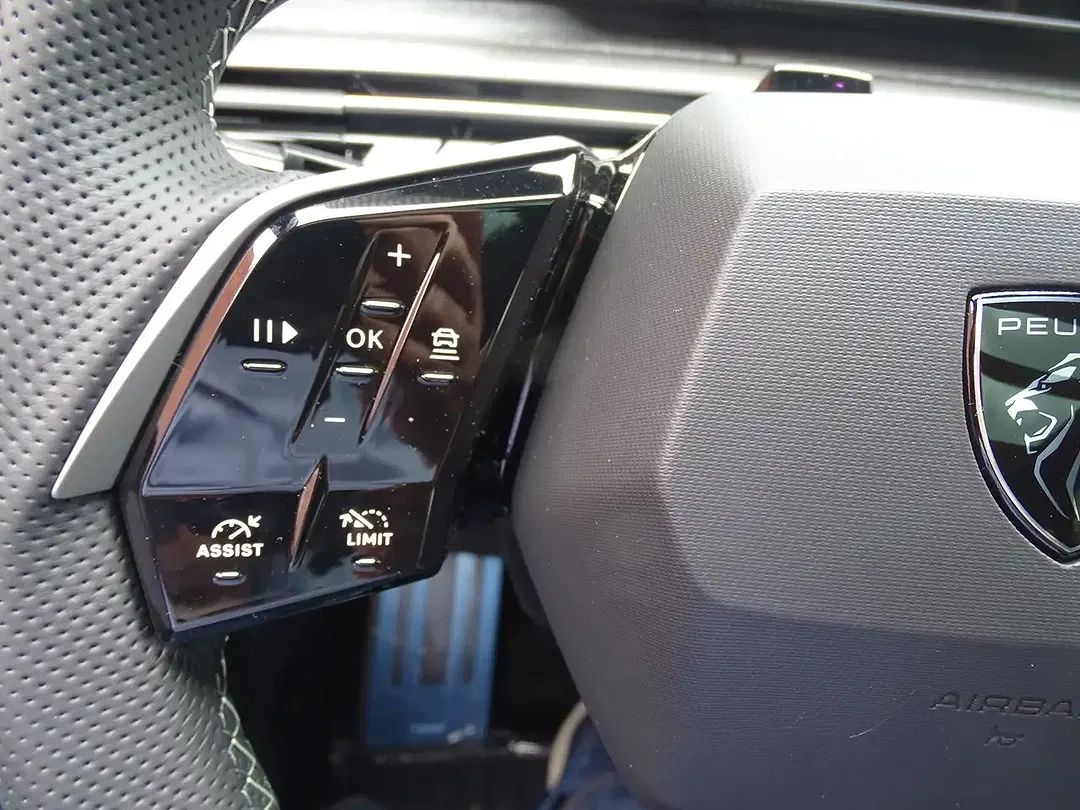 Peugeot 3008 145 e-DSC6 Hybrid GT - Thumbnail 11