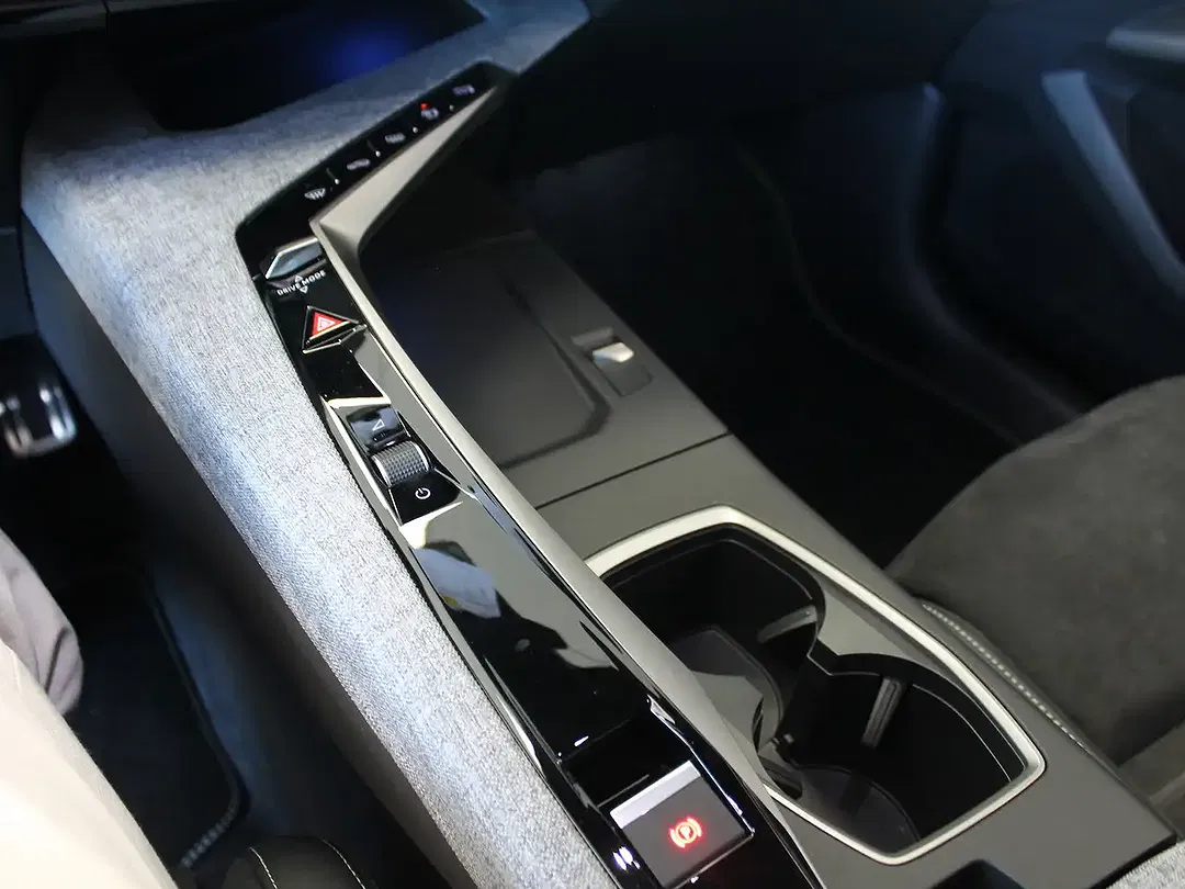 Peugeot 3008 145 e-DSC6 Hybrid GT - Thumbnail 14