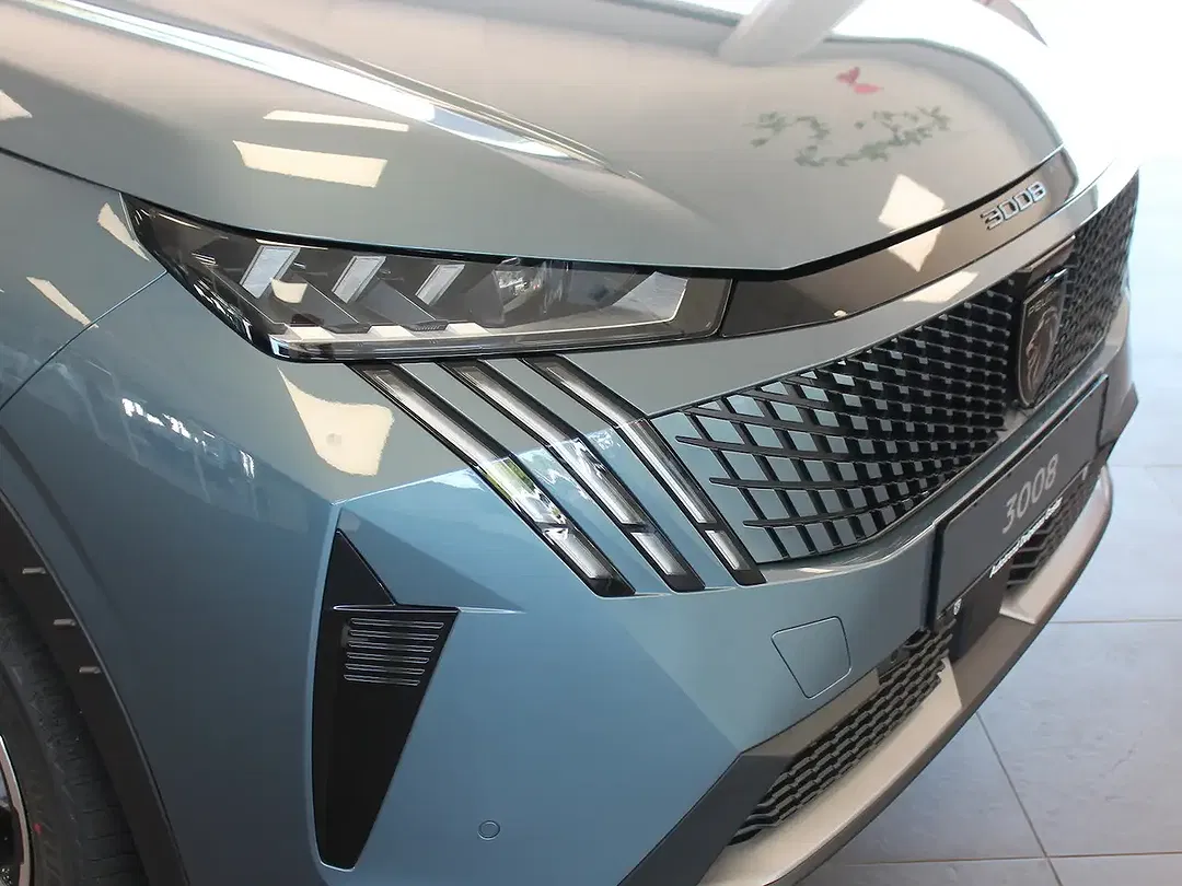 Peugeot 3008 145 e-DSC6 Hybrid GT - Thumbnail 4