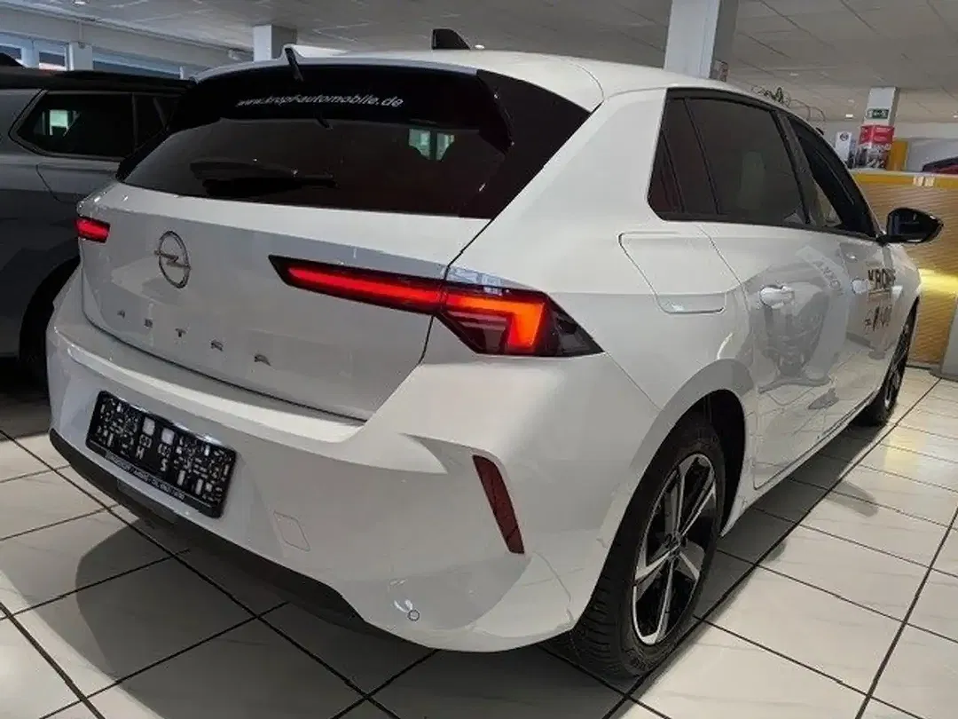 Opel Astra 1.2 Turbo Edition - Thumbnail 2