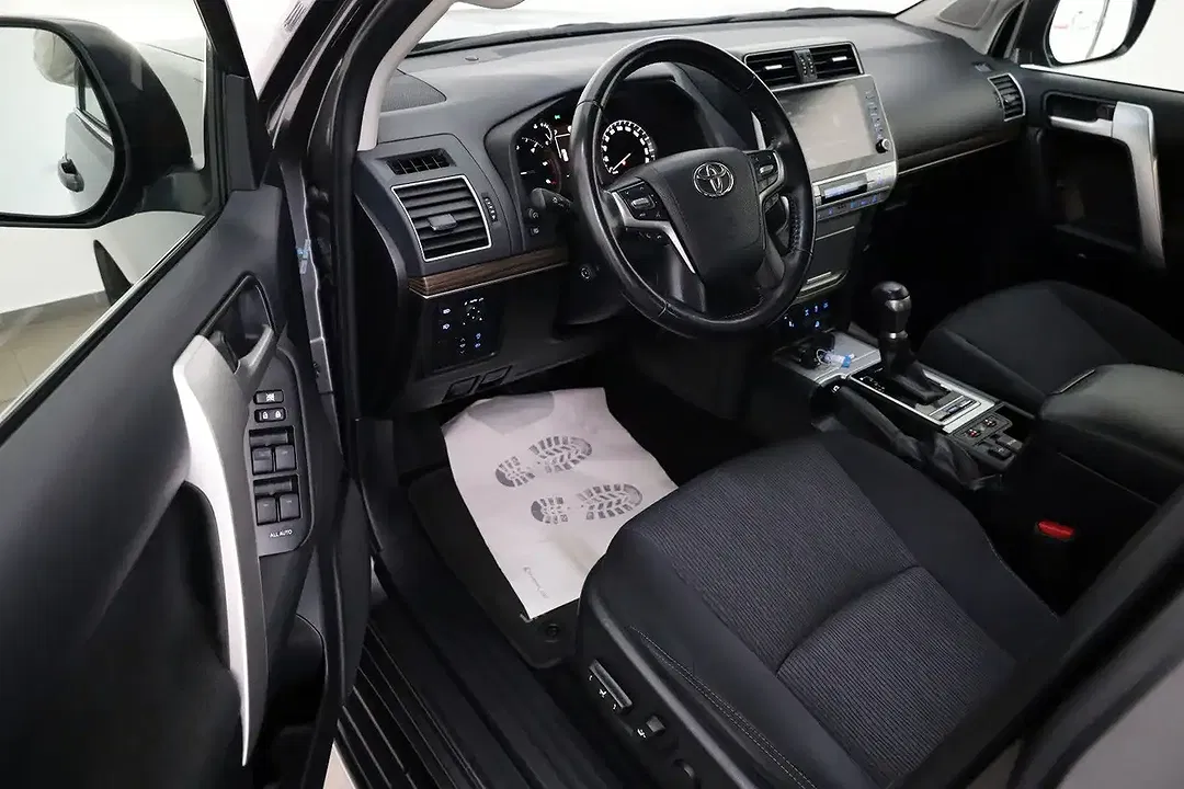 Toyota Land Cruiser Comfort - Thumbnail 5
