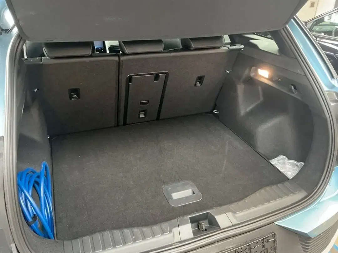 Ford Explorer Extended Range Select - Thumbnail 3