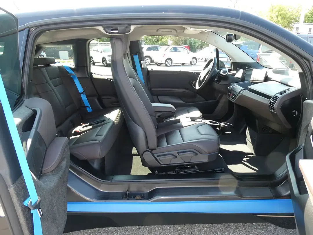 BMW i3 - Thumbnail 5