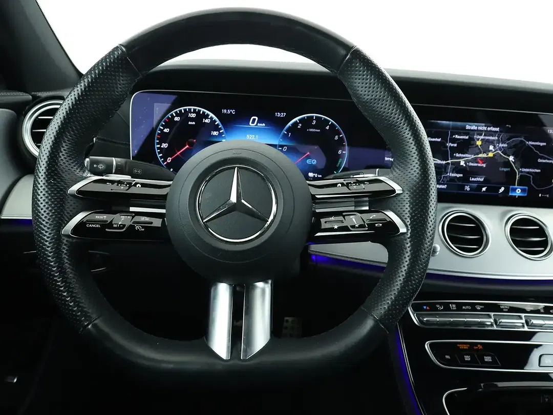 Mercedes-Benz E 300 AMG - Thumbnail 11