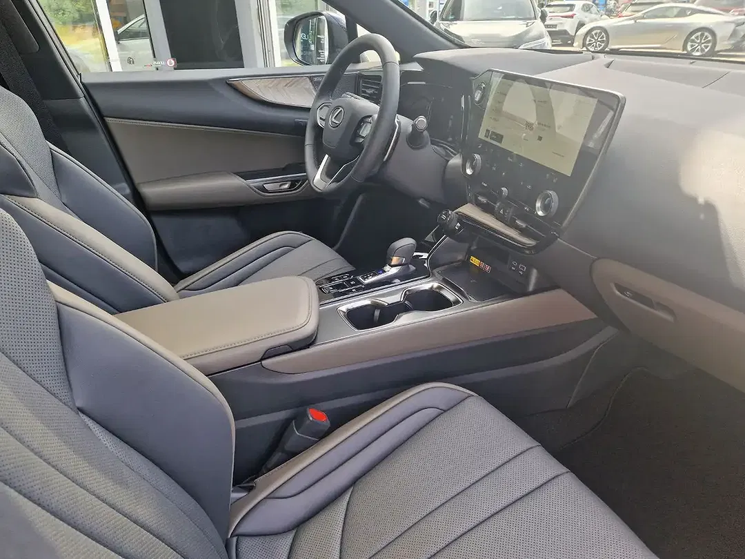 Lexus NX 350h Overtrail - Thumbnail 10