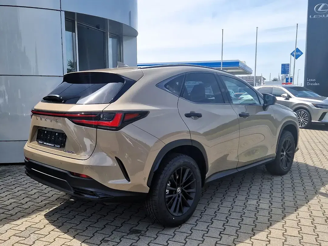 Lexus NX 350h Overtrail - Thumbnail 3