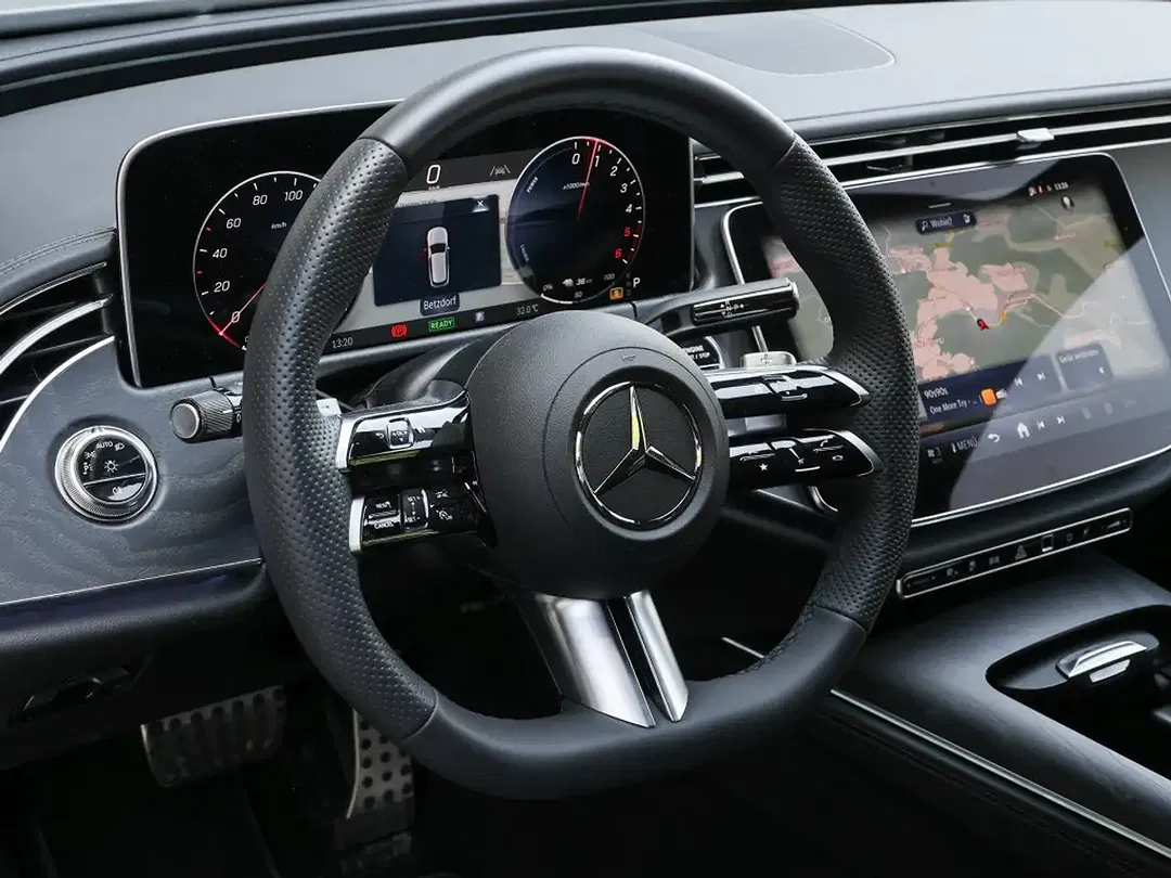 Mercedes-Benz E 300 4MATIC Night - Thumbnail 12