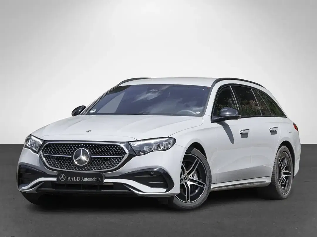 Mercedes-Benz E 300 4MATIC Night - Thumbnail 1