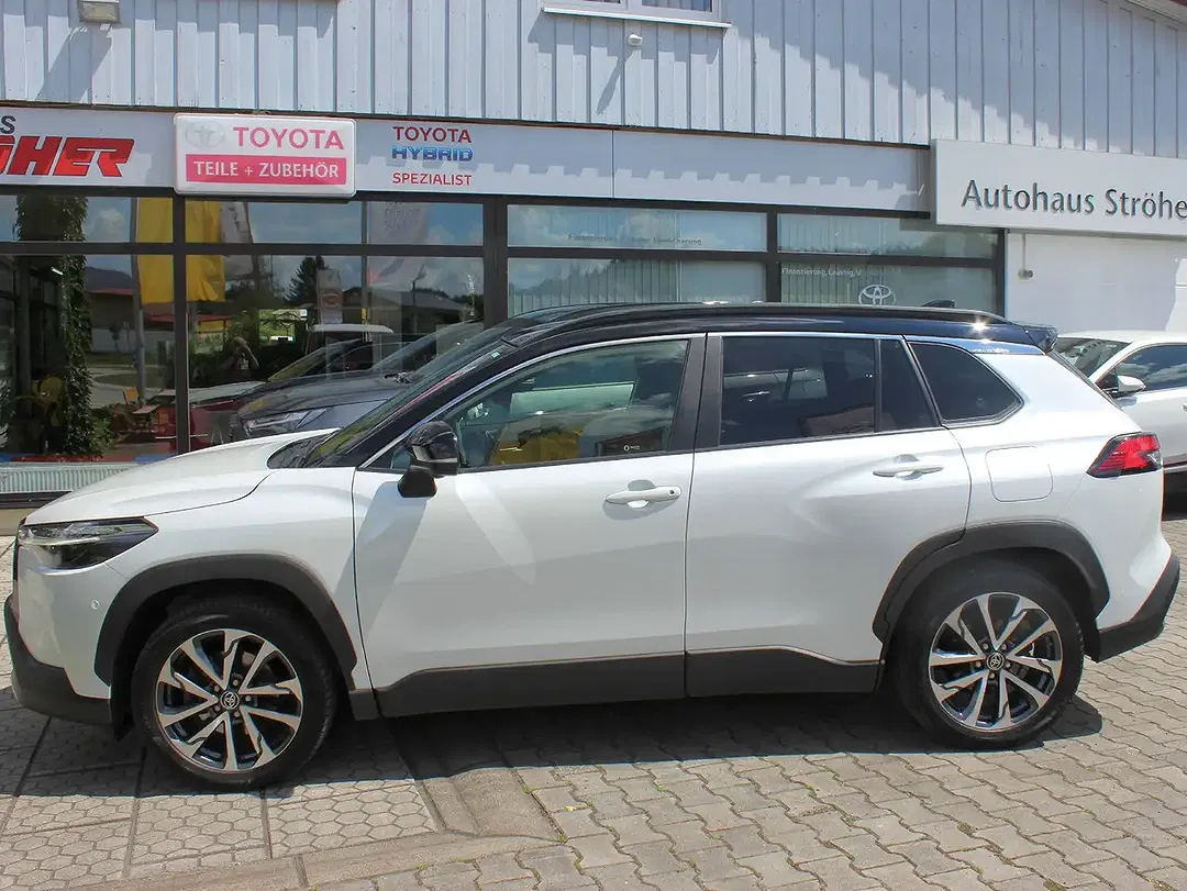 Toyota Corolla Cross Hybrid 4x4 Lounge - Thumbnail 11