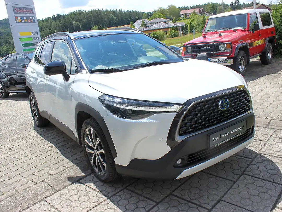 Toyota Corolla Cross Hybrid 4x4 Lounge - Thumbnail 13