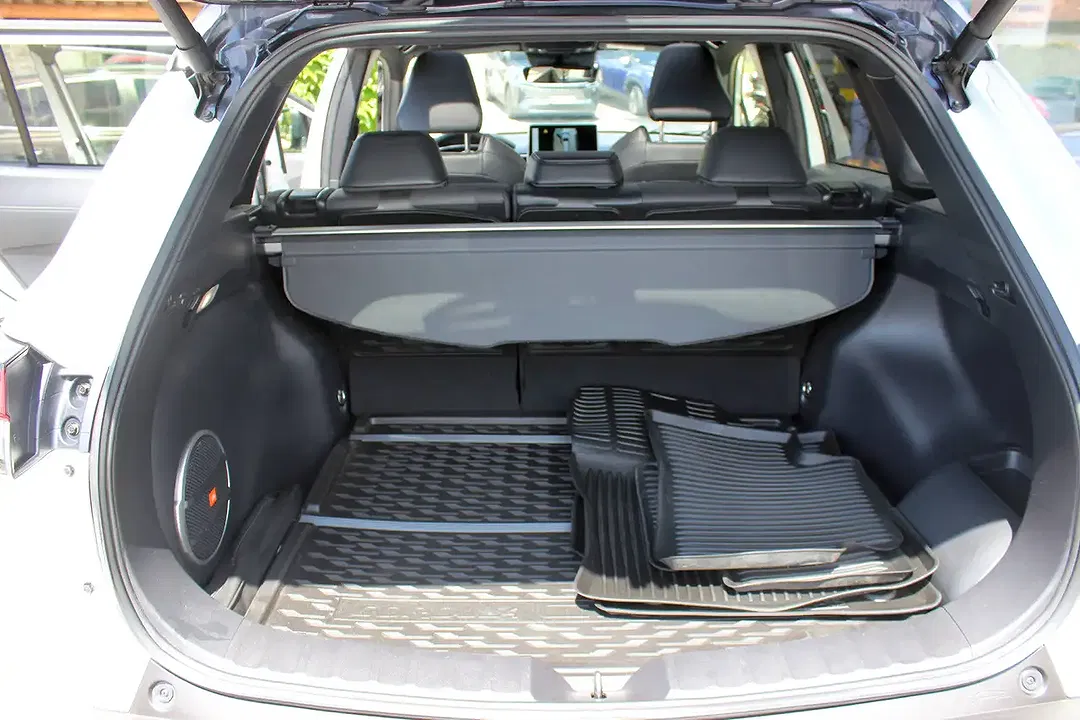 Toyota Corolla Cross Hybrid 4x4 Lounge - Thumbnail 4