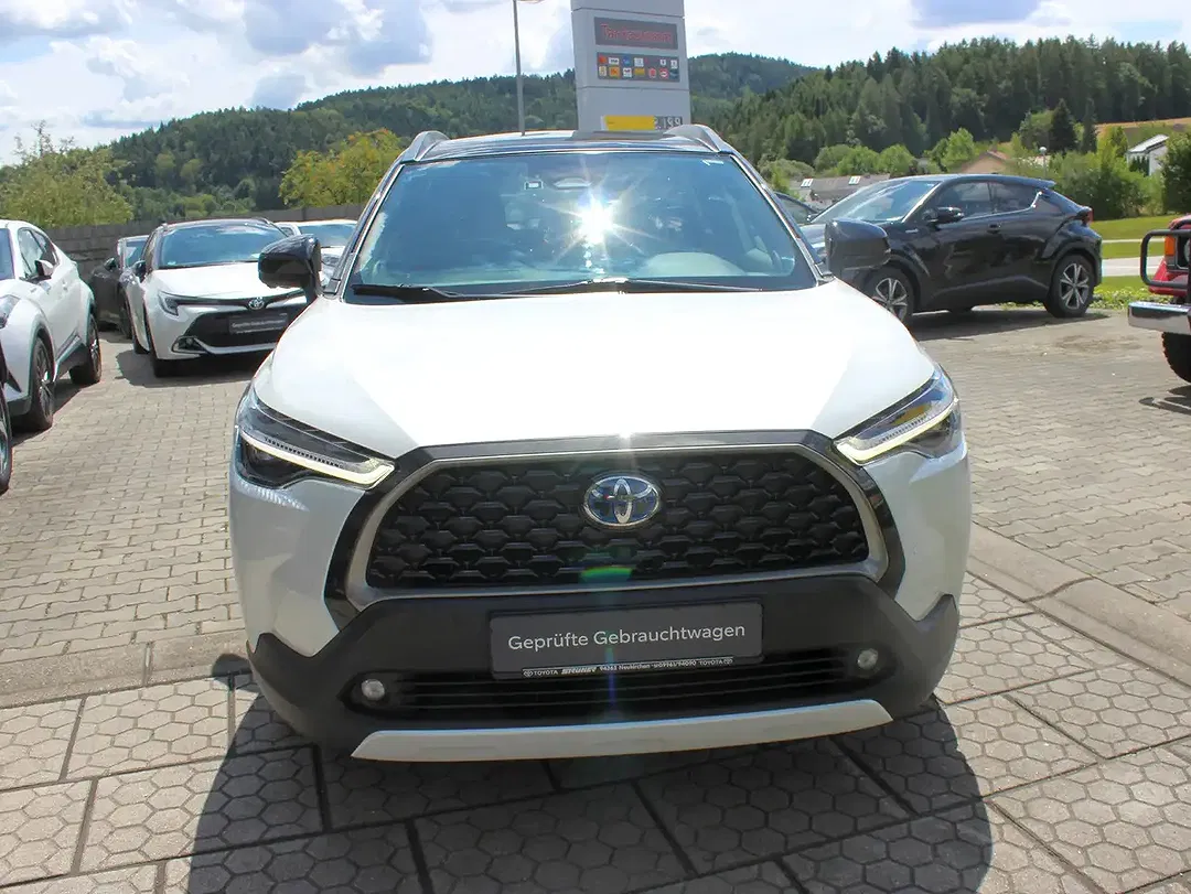 Toyota Corolla Cross Hybrid 4x4 Lounge - Thumbnail 7