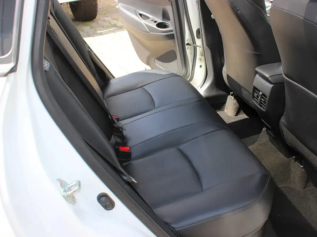 Toyota Corolla Cross Hybrid 4x4 Lounge - Thumbnail 8