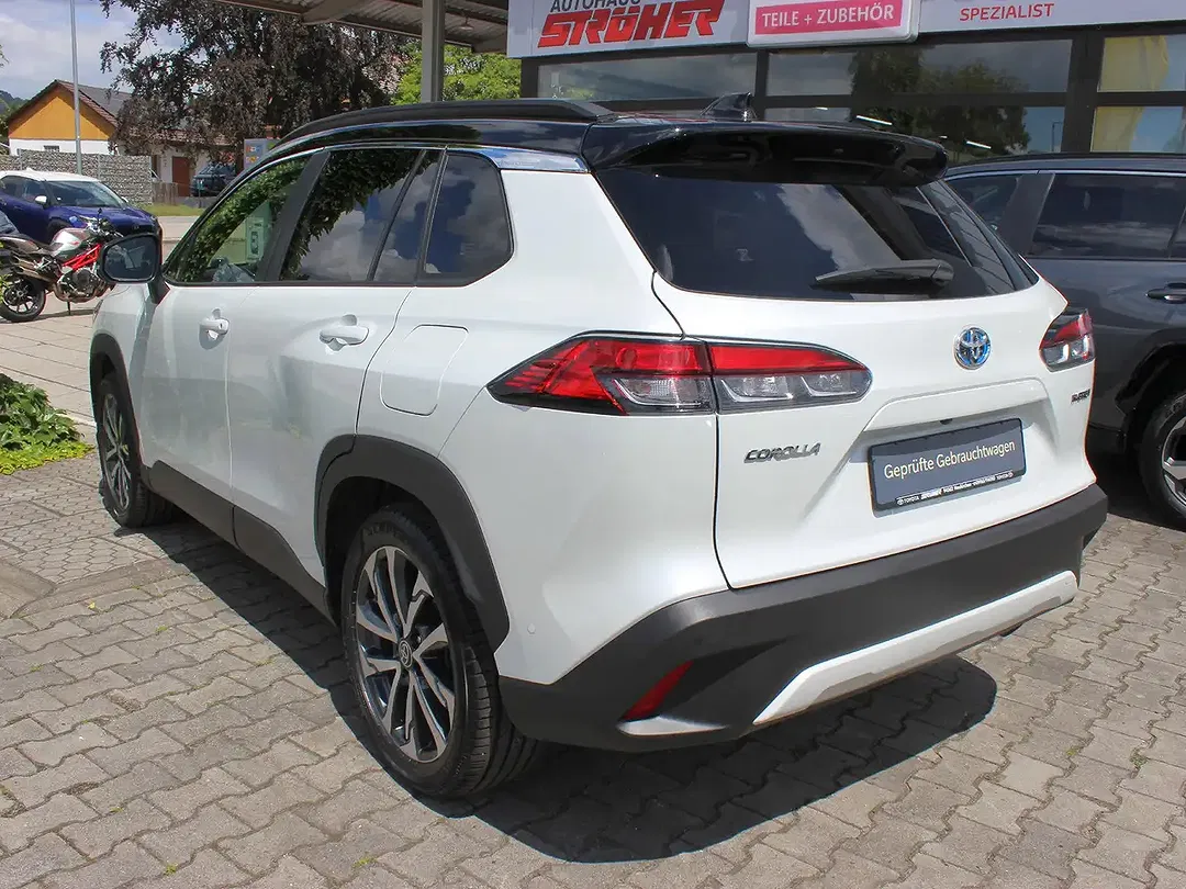 Toyota Corolla Cross Hybrid 4x4 Lounge - Thumbnail 9