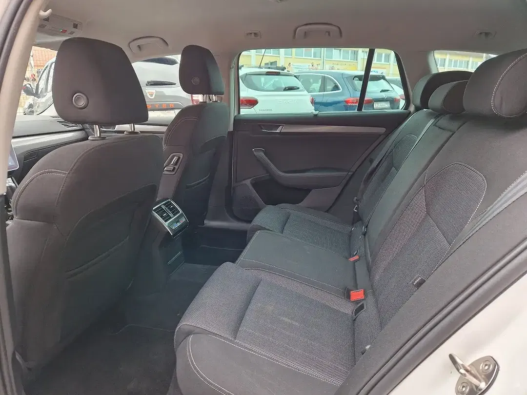 Skoda Superb 1.4 TSI iV Hybrid AUT Combi - Thumbnail 10