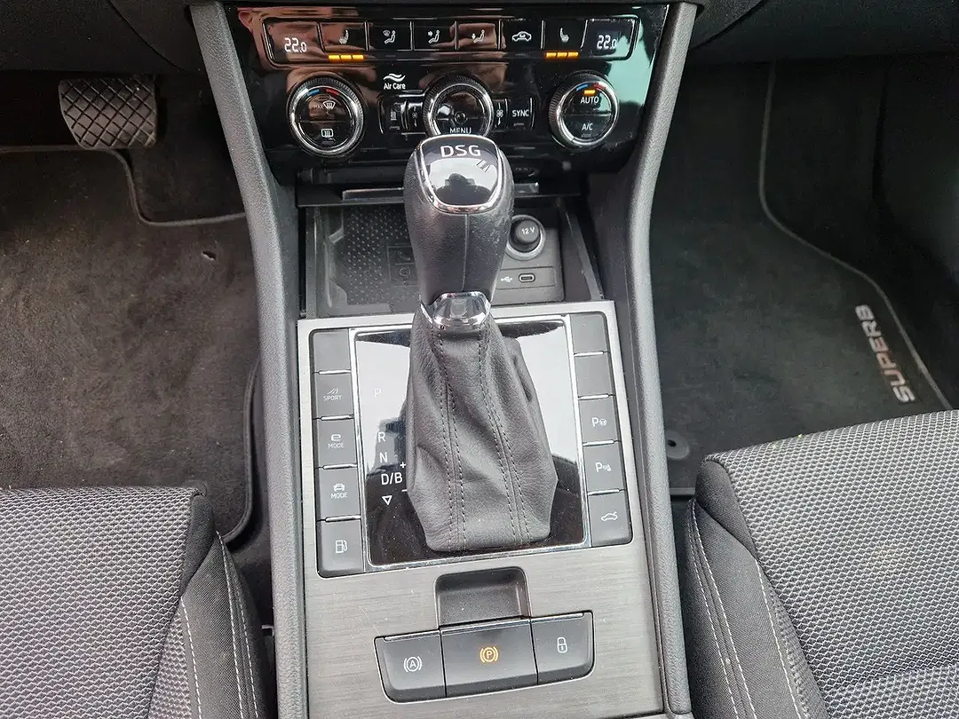 Skoda Superb 1.4 TSI iV Hybrid AUT Combi - Thumbnail 12