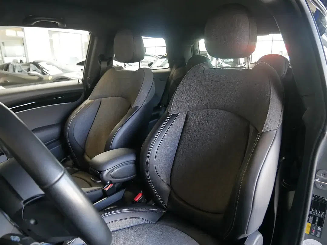 MINI Cooper SE Classic Trim - Thumbnail 12