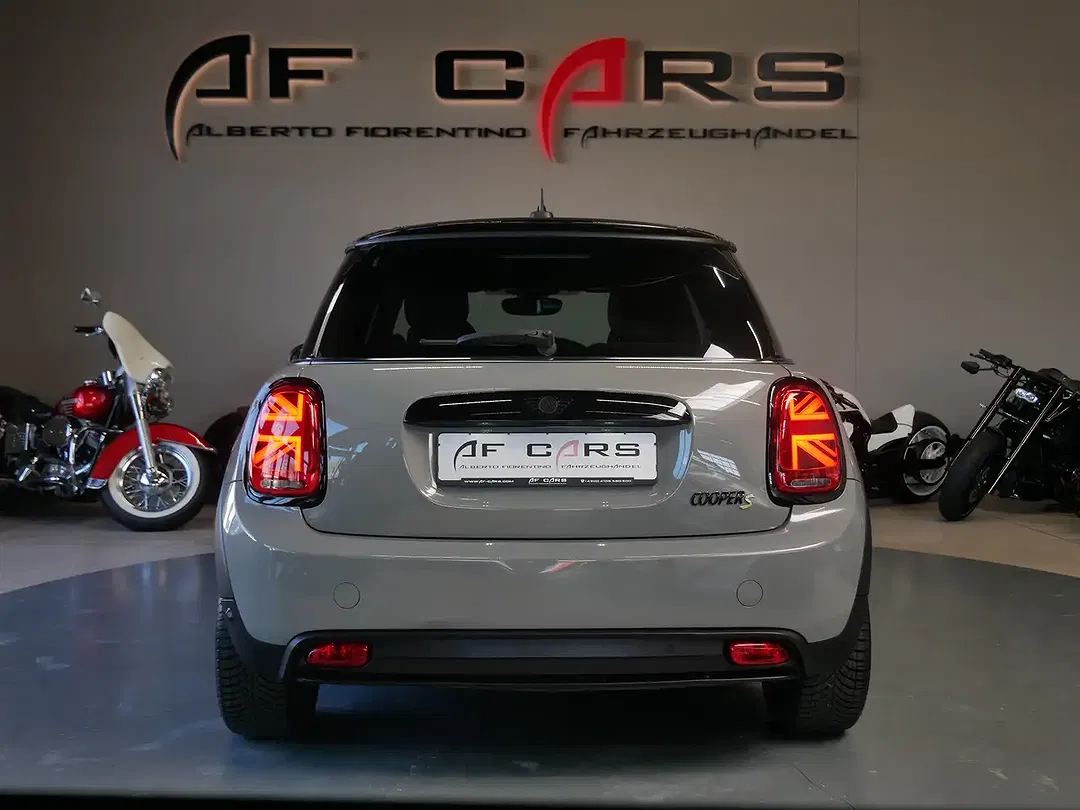 MINI Cooper SE Classic Trim - Thumbnail 6