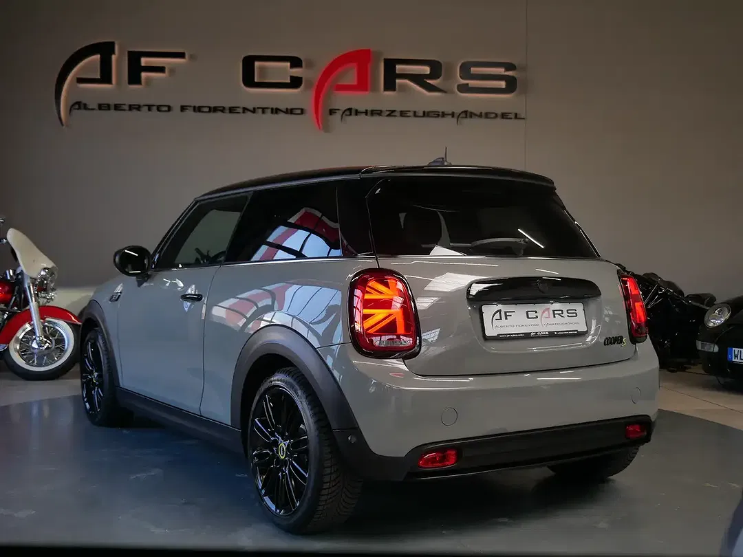 MINI Cooper SE Classic Trim - Thumbnail 7