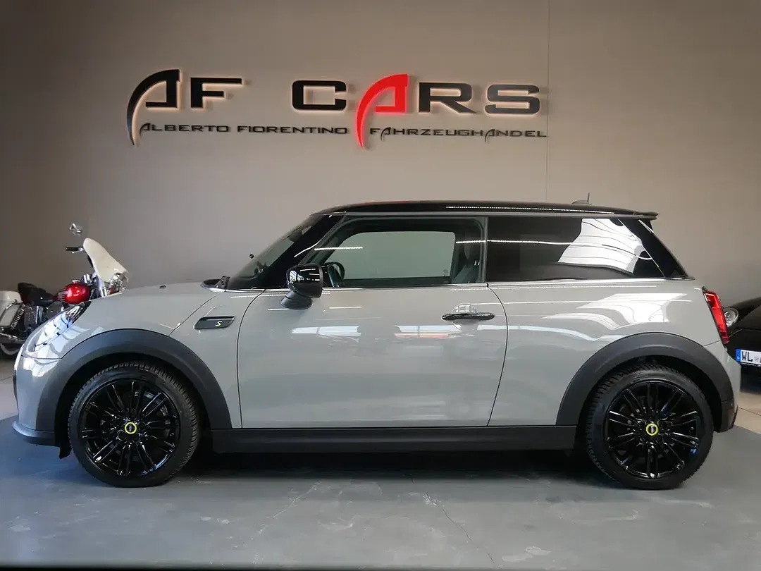 MINI Cooper SE Classic Trim - Thumbnail 8