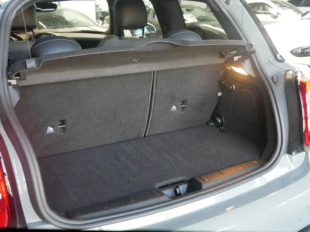 MINI Cooper SE Classic Trim - Thumbnail 9