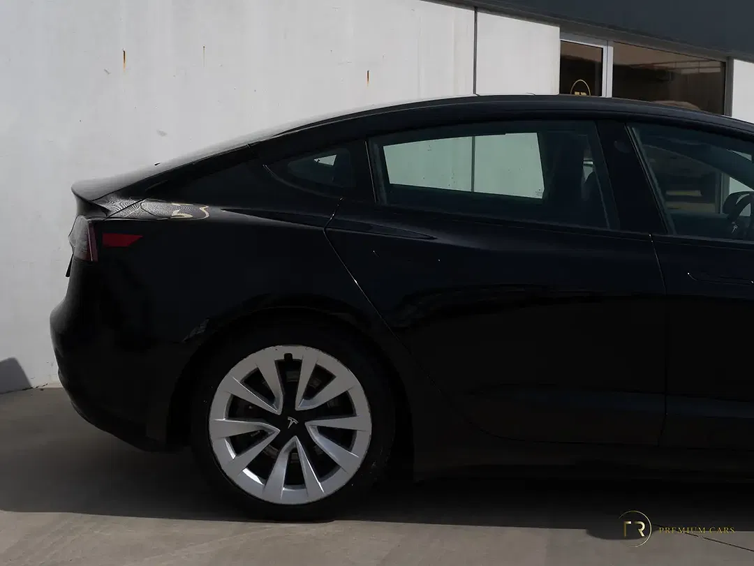 Tesla Model 3 Standard Range Plus - Thumbnail 11