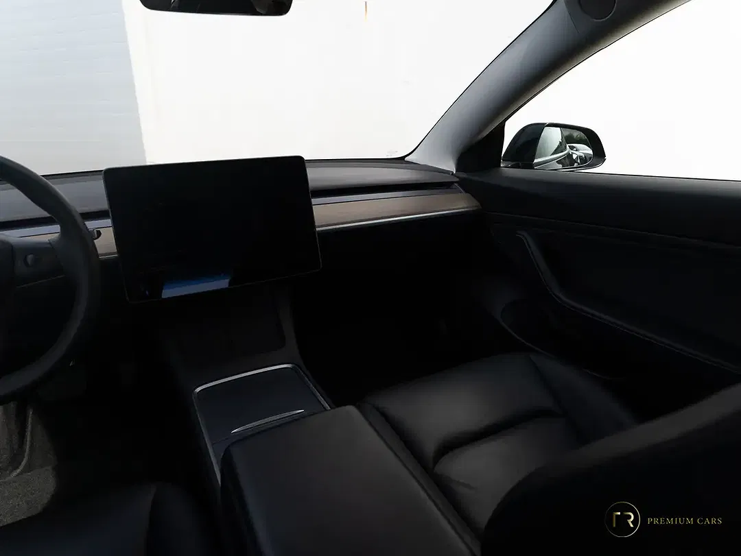 Tesla Model 3 Standard Range Plus - Thumbnail 25