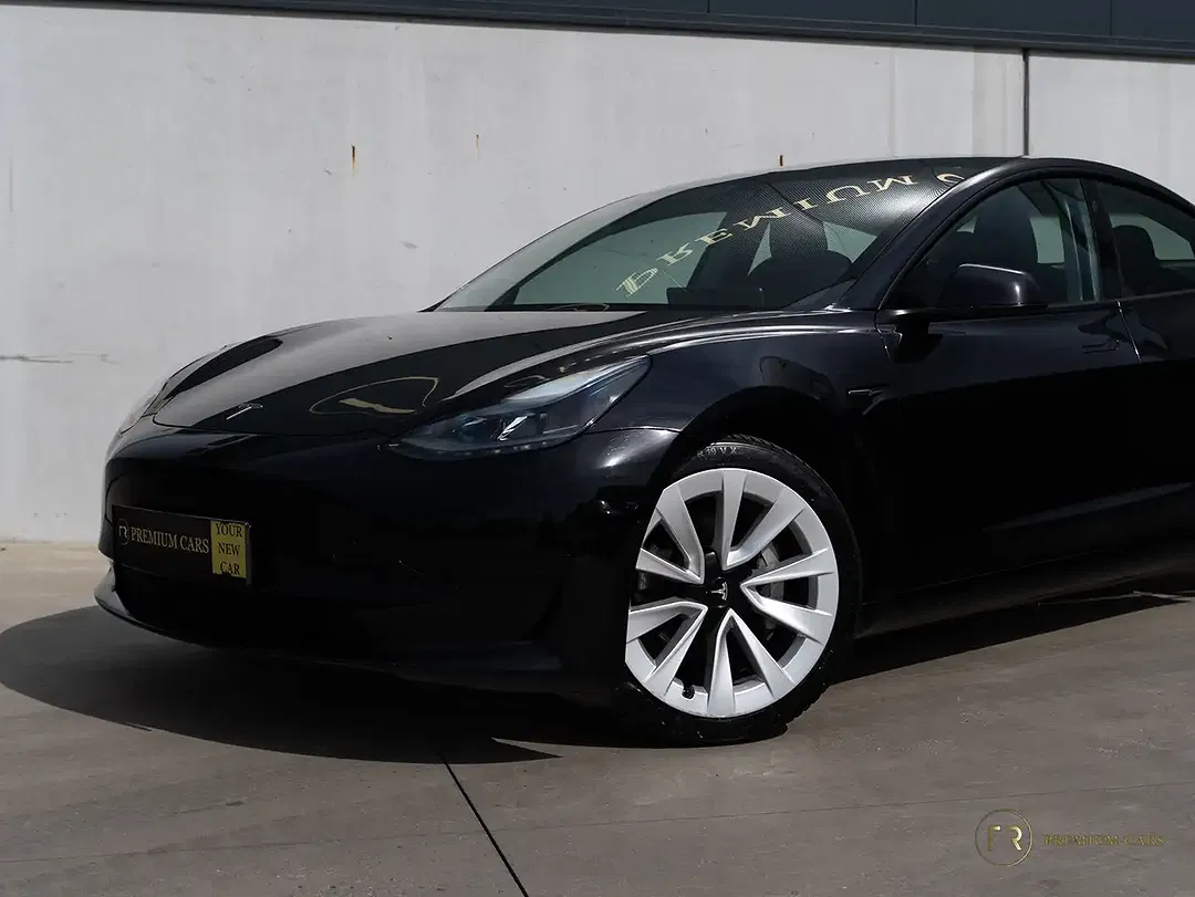 Tesla Model 3 Standard Range Plus - Thumbnail 3