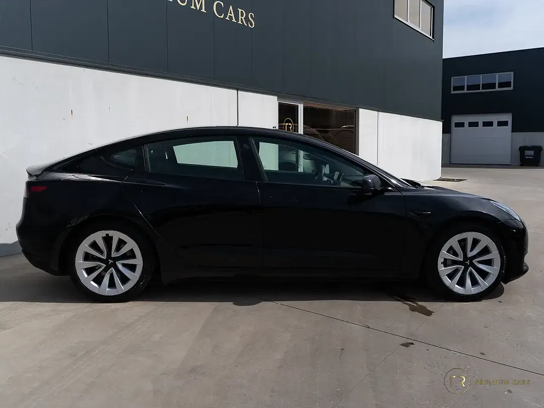 Tesla Model 3 Standard Range Plus - Thumbnail 9